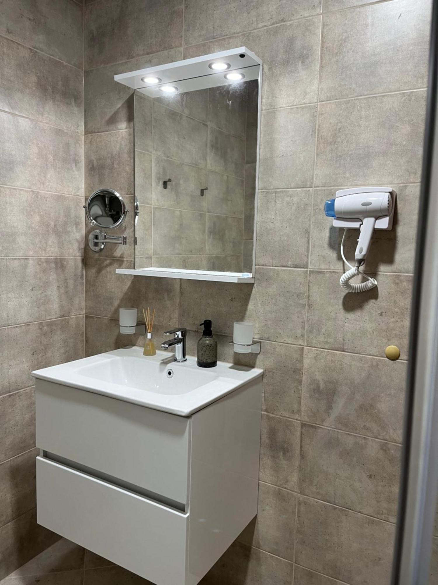 Golf Coast Boutique Studio With Sea View Топола Екстериор снимка