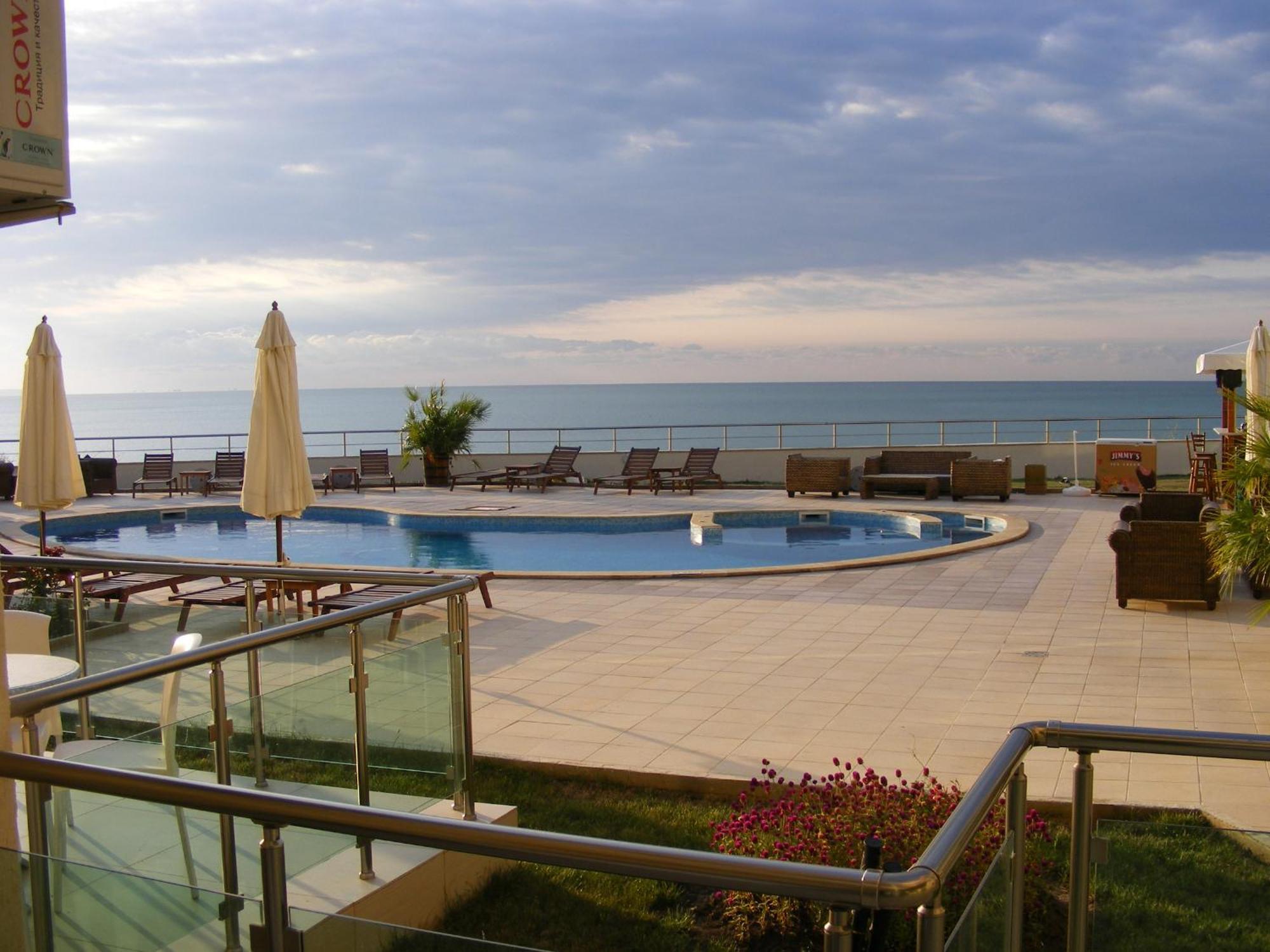 Golf Coast Boutique Studio With Sea View Топола Екстериор снимка