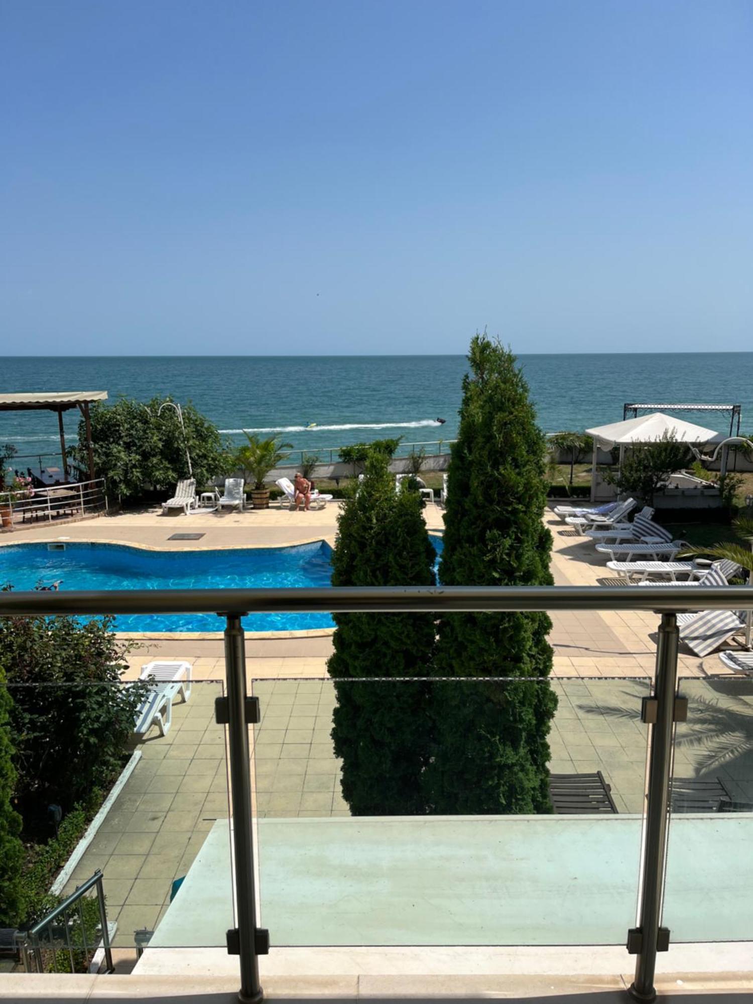 Golf Coast Boutique Studio With Sea View Топола Екстериор снимка